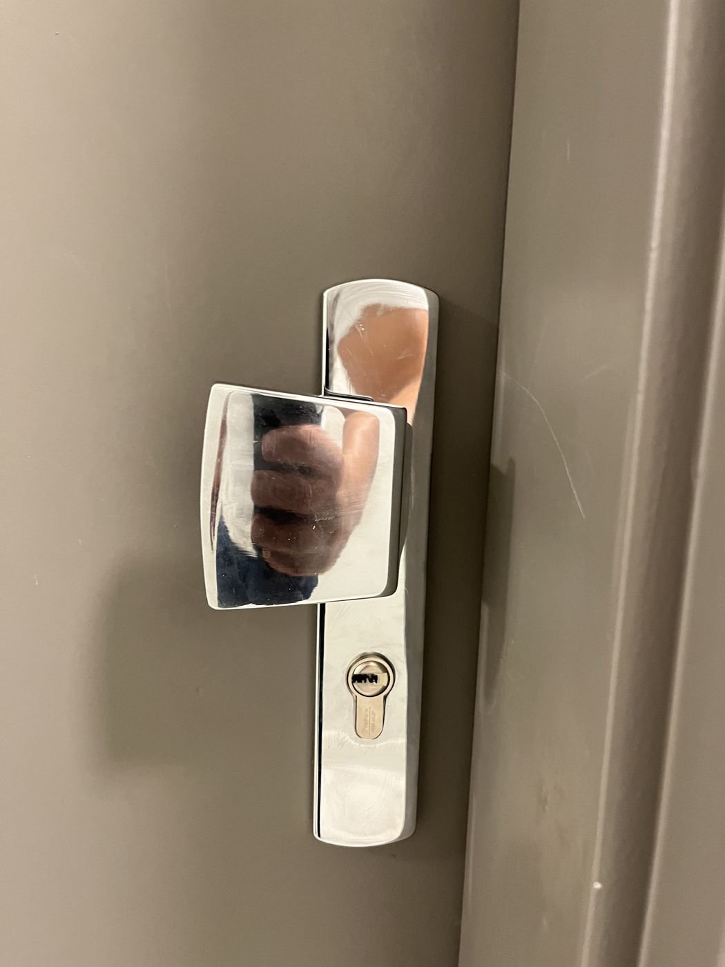 Lock replacement in Paris